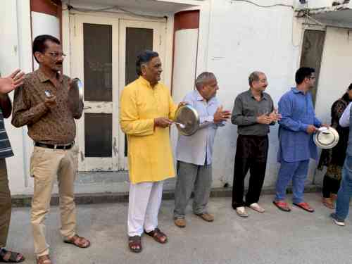 People on Sunday evening expressed appreciation for medical and other staff who are on the forefront of the battle against the coronavirus across the country. They did ringing of bells, beating of metal plates and clapping. This picture was taken in Jalandhar at 5pm on March 22, 2020 by Rajat Kumar.