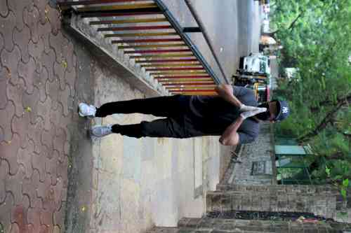 Anil Kapoor spotted at Juhu/Pics by News Helpline 