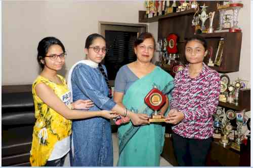 Sakshi of PCM S.D. College for Women, Jalandhar becomes Runner - Up in GNDU B.Sc. Non-Medical Sem II result. She bagged second position in the University by scoring 344(86) out of 400 marks. Navpreet Kaur   stood second in the college by getting 324 (81) marks and Vanshi secured 317 (79.25) marks with third position in the college. /Rajat Kumar