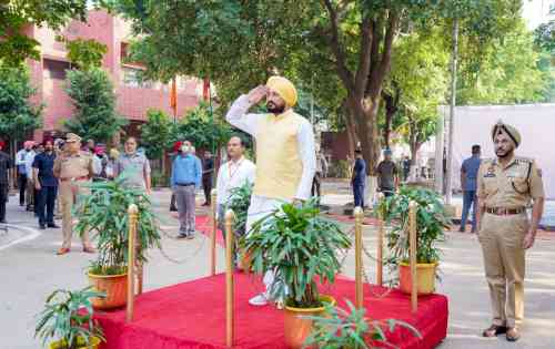 Punjab CM Charanjit Singh Channi accorded guard of honour on his first visit to Ludhiana after becoming CM, at Circuit House Ludhiana on October 27, 2021