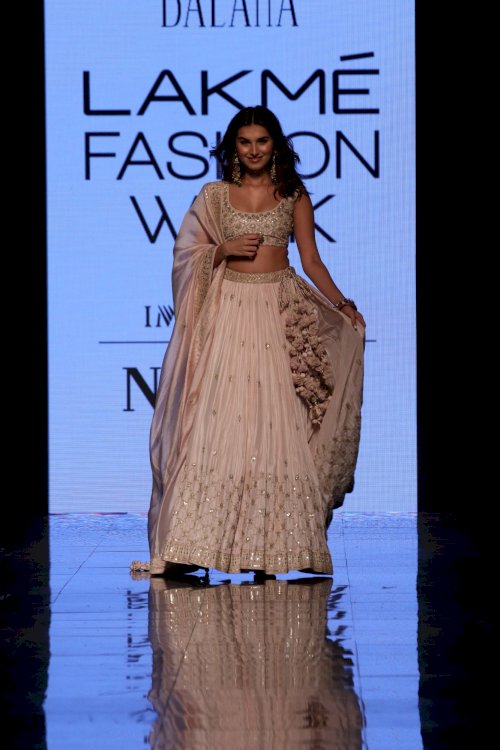 Tara Sutaria as showstopper for Punit Balana during Lakme Fashion Week 2020/Pics by News Helpline