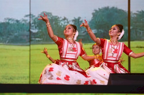 65th Amazon Filmfare Awards 2020 - Assamese folk dance.