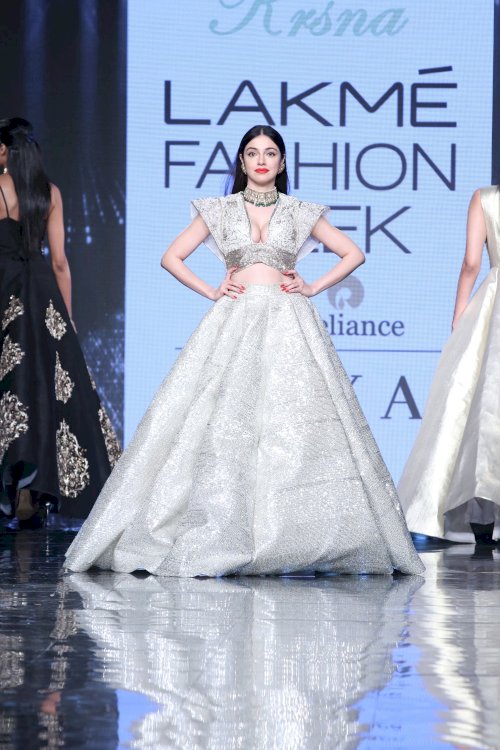 Divya Khosla Kumar, Dheeraj Dhoopar, Sahil Anand & Rhea Chakraborty on ramp in Lakme Fashion Week. /Pics by News Helpline Lfw Sr 2020