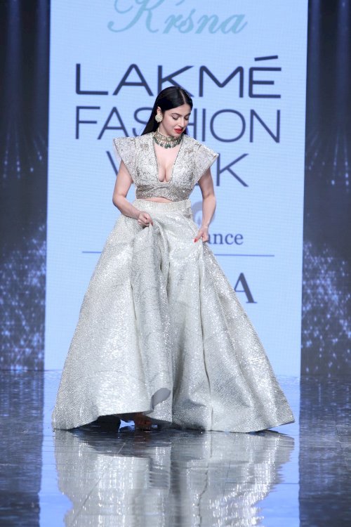 Divya Khosla Kumar, Dheeraj Dhoopar, Sahil Anand & Rhea Chakraborty on ramp in Lakme Fashion Week. /Pics by News Helpline Lfw Sr 2020