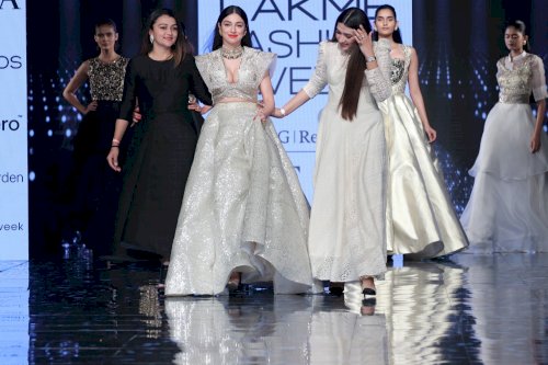 Divya Khosla Kumar, Dheeraj Dhoopar, Sahil Anand & Rhea Chakraborty on ramp in Lakme Fashion Week. /Pics by News Helpline Lfw Sr 2020