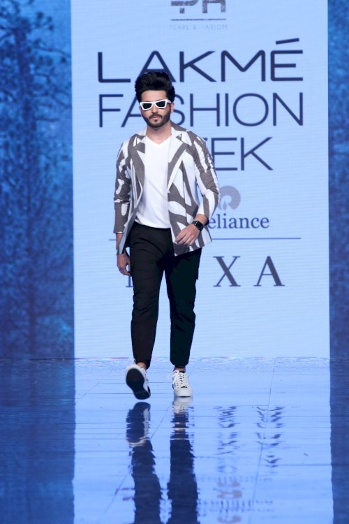 Divya Khosla Kumar, Dheeraj Dhoopar, Sahil Anand & Rhea Chakraborty on ramp in Lakme Fashion Week. /Pics by News Helpline Lfw Sr 2020