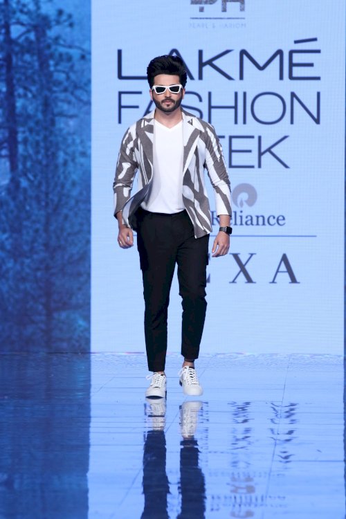 Divya Khosla Kumar, Dheeraj Dhoopar, Sahil Anand & Rhea Chakraborty on ramp in Lakme Fashion Week. /Pics by News Helpline Lfw Sr 2020