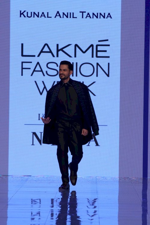 Jim Sarab,Kunal Khemu & Amit Sadh  on ramp in Lakme Fashion Week. /Pics by News Helpline