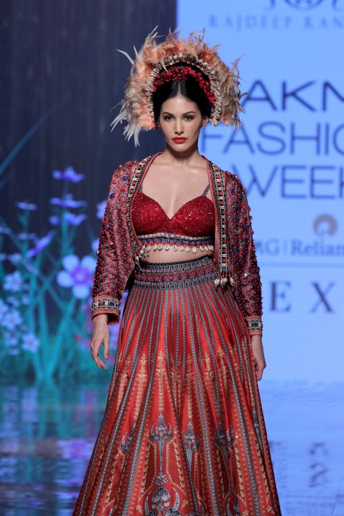 Amyra Dastur & Malavika Mohanan on ramp in Lakme Fashion Week 2020. /Pics by News Helpline