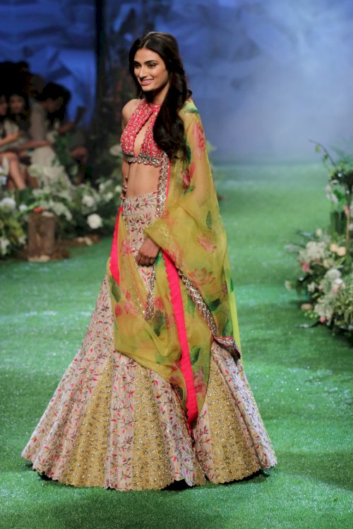 Iliana D Cruz & Athiya Shetty on ramp in Lakme Fashion Week 2020. /Pics by News Helpline