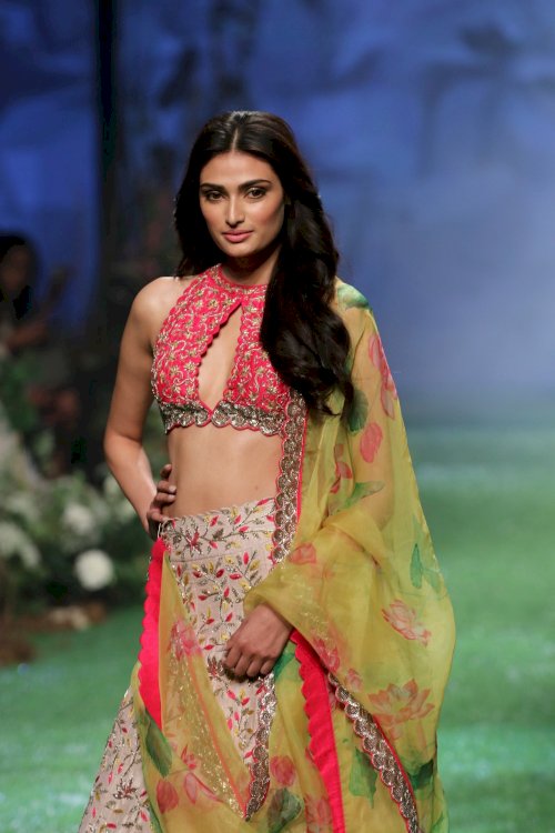 Iliana D Cruz & Athiya Shetty on ramp in Lakme Fashion Week 2020. /Pics by News Helpline