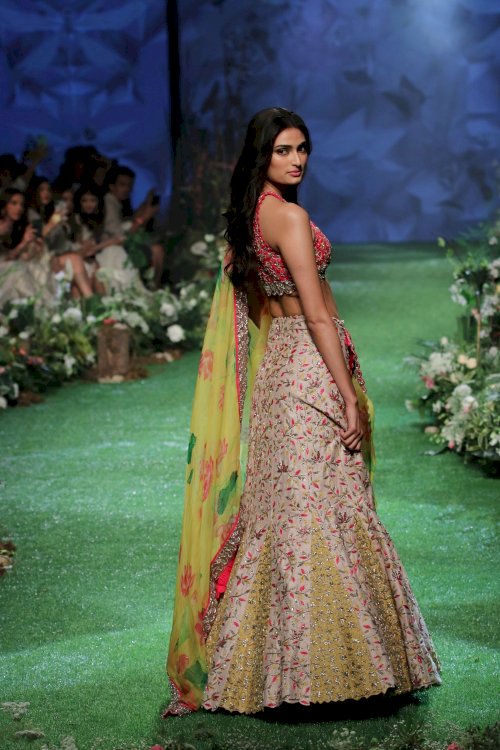 Iliana D Cruz & Athiya Shetty on ramp in Lakme Fashion Week 2020. /Pics by News Helpline