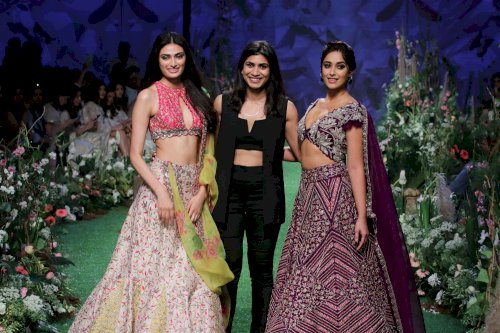 Iliana D Cruz & Athiya Shetty on ramp in Lakme Fashion Week 2020. /Pics by News Helpline