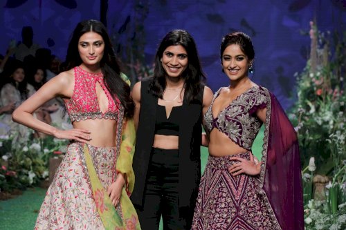 Iliana D Cruz & Athiya Shetty on ramp in Lakme Fashion Week 2020. /Pics by News Helpline