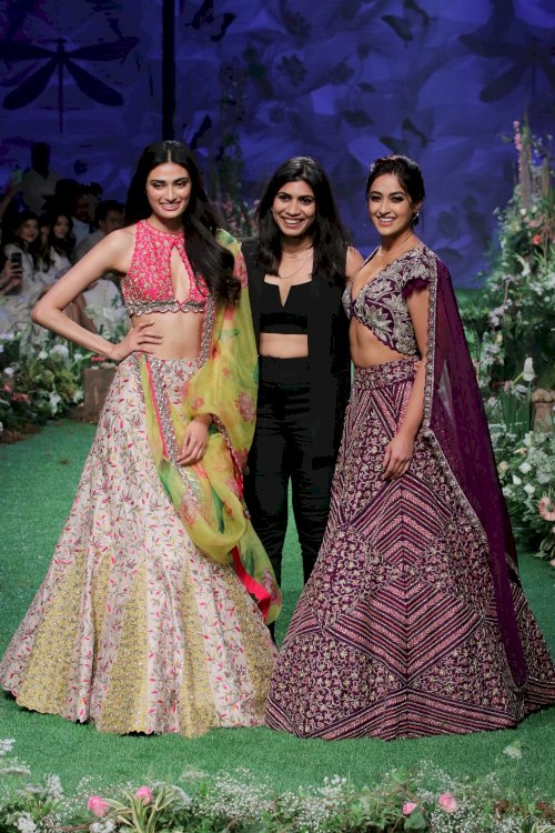 Iliana D Cruz & Athiya Shetty on ramp in Lakme Fashion Week 2020. /Pics by News Helpline