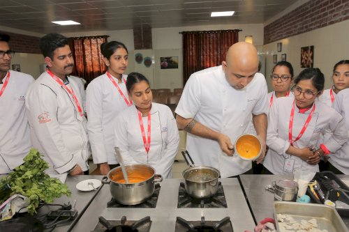 Faculty of Hospitality at GNA University at Phagwara on February 22, 2020 organized three days’ Culinary Master Class on advanced cooking techniques and modern plating for the aspiring chefs.