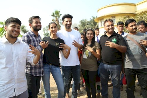 Aditya Roy Kapur and Pragya Kapoor at launch of NGO `Ek Saath - The Earth Foundation’./ Pics by News Helpline