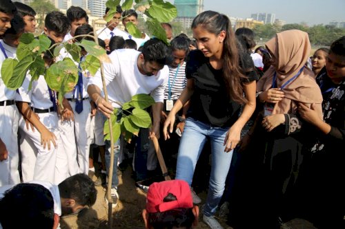 Aditya Roy Kapur and Pragya Kapoor at launch of NGO `Ek Saath - The Earth Foundation’./ Pics by News Helpline