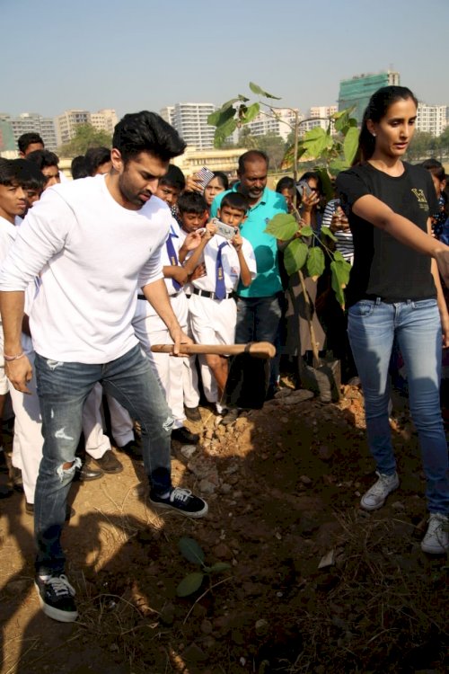 Aditya Roy Kapur and Pragya Kapoor at launch of NGO `Ek Saath - The Earth Foundation’./ Pics by News Helpline