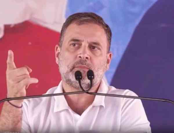 Be team players or sit in reserves, Rahul Gandhi tells Punjab Congress leaders