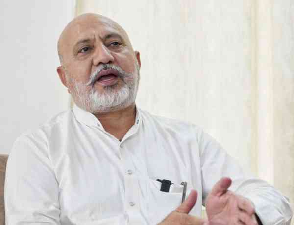 ‘AAP’ leader Baltej Pannu spoke with Punjabi artist Ammy Virk over the phone, inquired about the well-being of his family stranded in the UAE