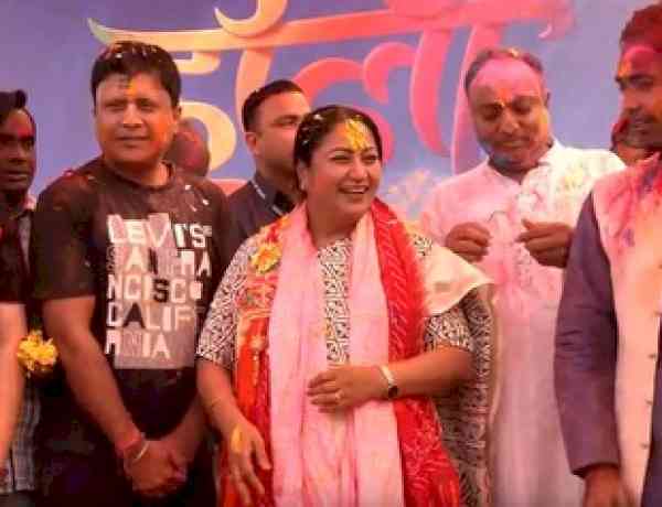 Delhi CM Rekha Gupta celebrates Holi at her residence, extends greetings to citizens