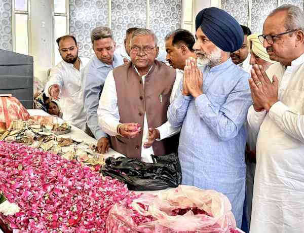 Punjab BJP Leaders Offer Condolences to Bereaved Family Members of Victims of Vrindavan Boat Tragedy