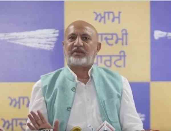 Punjab AAP blames Amit Shah for engineering defections of seven MPs