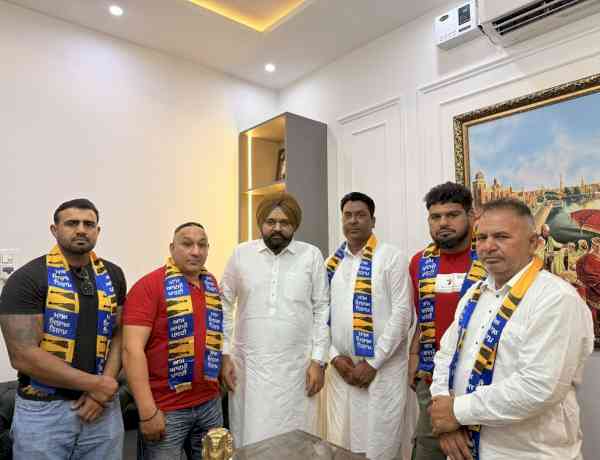 International Kabaddi Stars Join AAP, Express Confidence in Party's Pro-People Policies