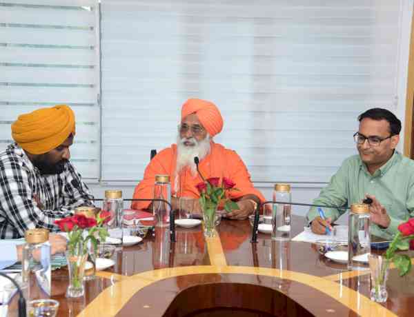 Municipal Corporation prevented 7,500 tons of cow dung from entering Budda Dariya in 62 Days – MP Sant Seechewal