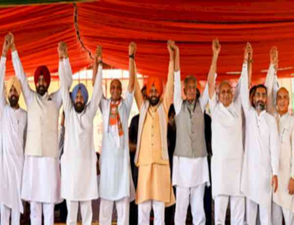 AAP ‘gang of looters’, says Haryana CM at rally in Punjab