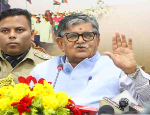 SKM members submit memo to Punjab Governor over farmers' demands