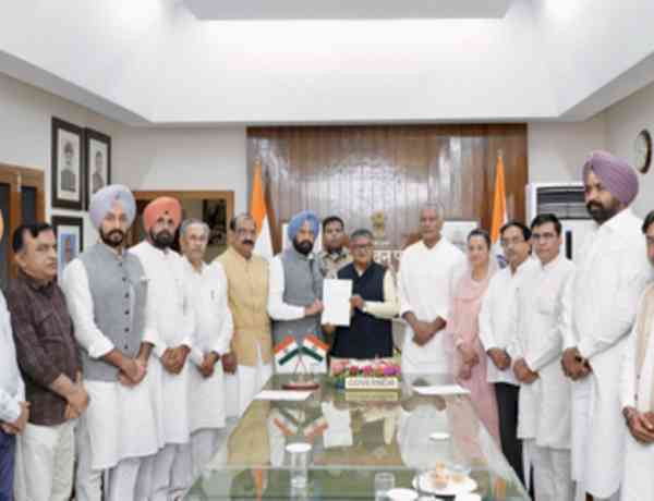 Punjab BJP submits memo to Governor, alleges official machinery abuse in civic polls