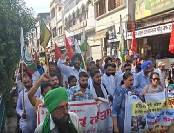 NHRC seeks report from Punjab over alleged police lathi-charge on protesting sanitation workers