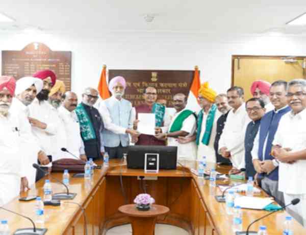 Farmers support ethanol in meeting with Agriculture Minister Chouhan