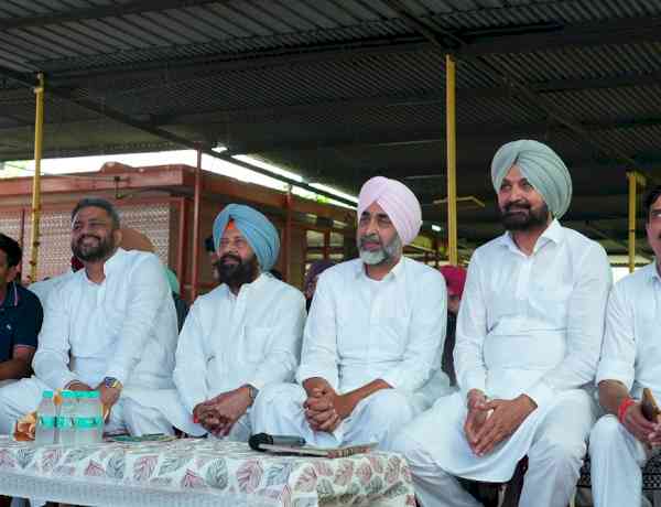 Kewal Singh Dhillon listens to ‘Mann Ki Baat’ with party leaders, workers