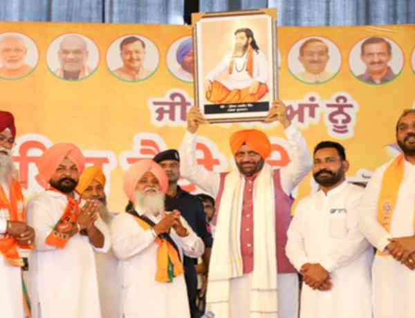 People in Punjab want development, employment, not jokes: Haryana CM