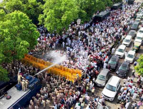 Led by Pilot, Punjab Congress leadership protests in Chandigarh against Finance Minister Cheema
