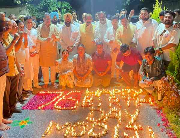PM Modi’s birthday marked with ‘Seva Sankalp Abhiyan’; Dhillon, Poonia light ‘Aashirwad Ka Diya’ at beneficiary’s home in Pathankot