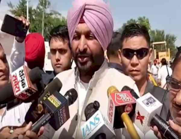 Ravneet Bittu claims his convoy attacked near Batala, accuses AAP workers