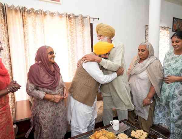 CM Bhagwant Singh Mann Begins Door-To-Door Election Campaign From Dhuri, Highlights ‘Mann Da Munafa’