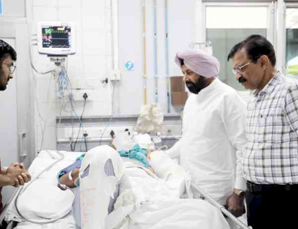 Kewal Singh Dhillon Visits DMC Hero Heart to Inquire About Injured BJP Leader During ‘Nasha Mukt Punjab Yatra’
