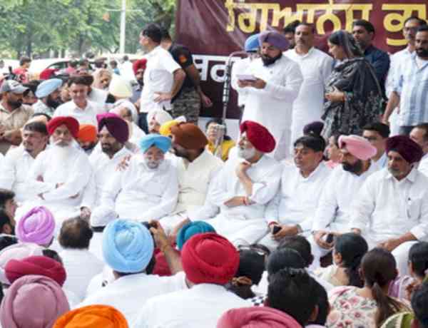 Congress protest in Chandigarh demanding removal of Gyanesh Kumar