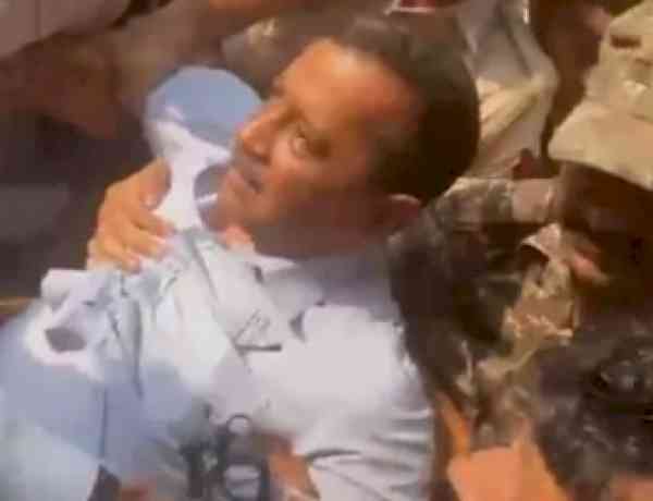 Mamata, Kejriwal among Oppn leaders detained amid protests against CEC