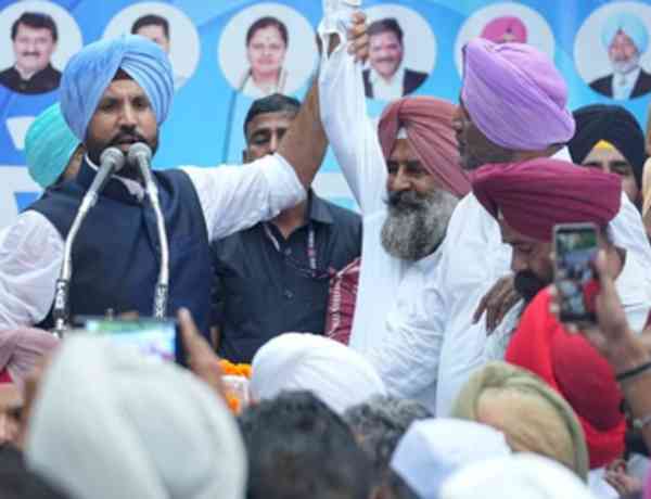 Photo of freedom fighter appeared in Ludhiana voter list, says Congress MP Warring