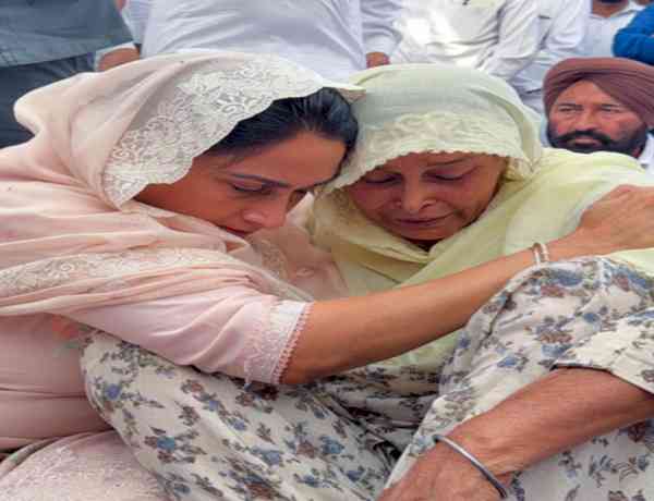Harsimrat Kaur writes to HM Shah, demands CBI probe into anti-drug activist's murder