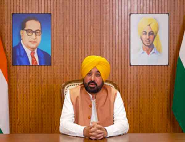 Punjab CM waits at Delhi airport for three hours, fined Rs 50,000 'custom fine'