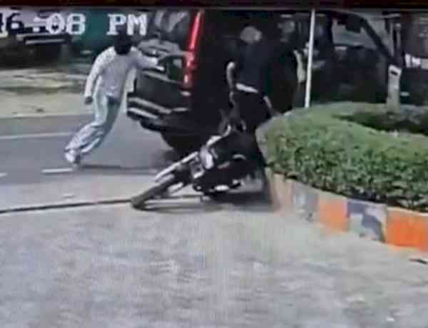 SUV collides with motorcycle on Punjab highway; biker abducted, found dead later