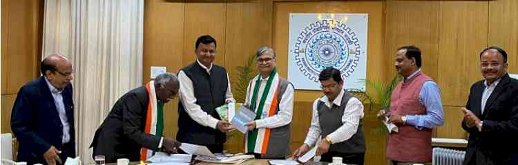 IIT Roorkee and IIPA ink MoU for collaboration in development planning and scientific research 
