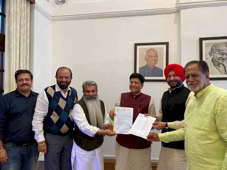 Bittu and Ashu hold meeting with Union Minister of Railways 